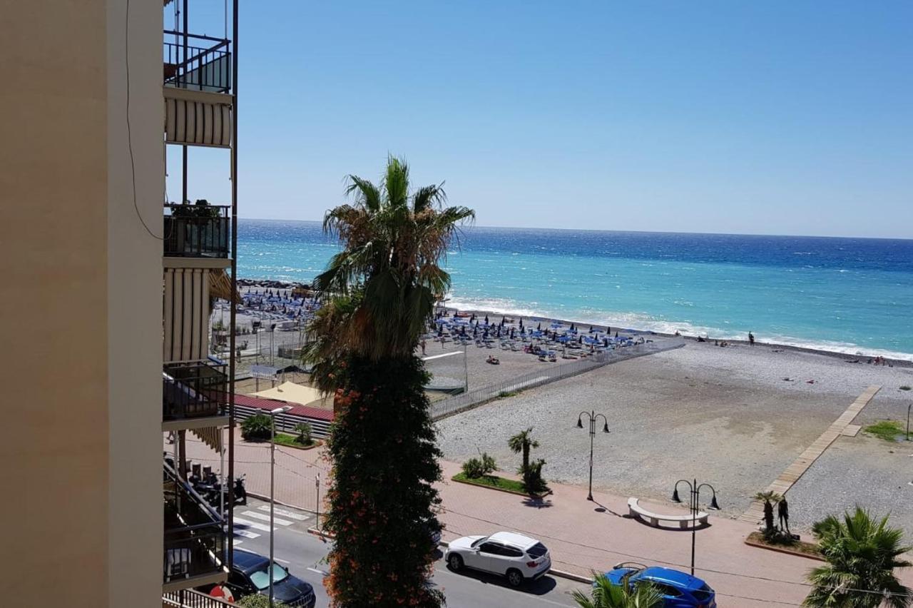 Casalmare Sabina Apartment เวนติมิญา ภายนอก รูปภาพ