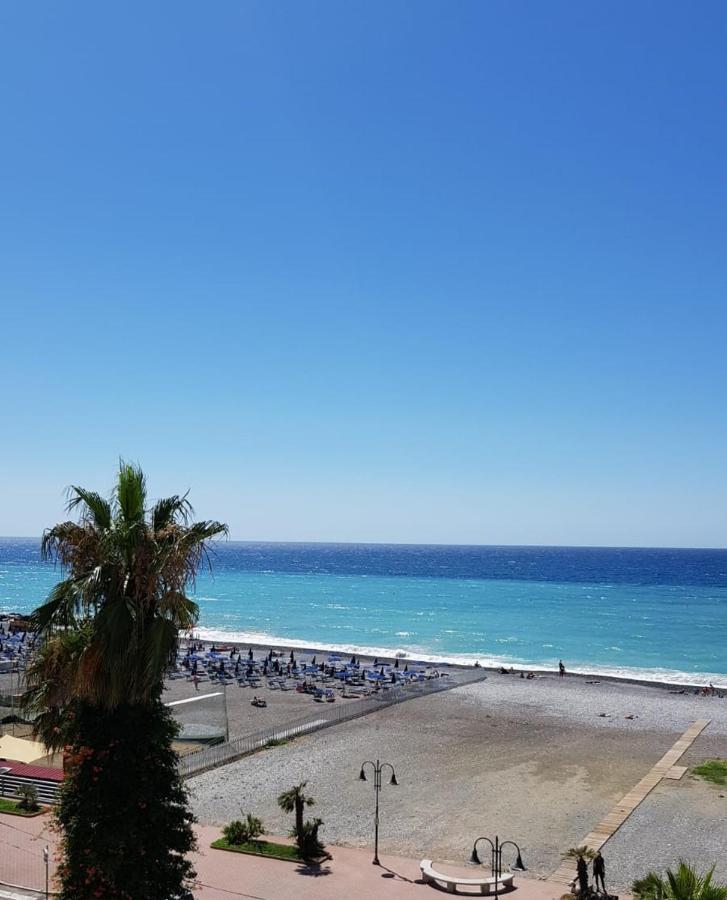 Casalmare Sabina Apartment เวนติมิญา ภายนอก รูปภาพ